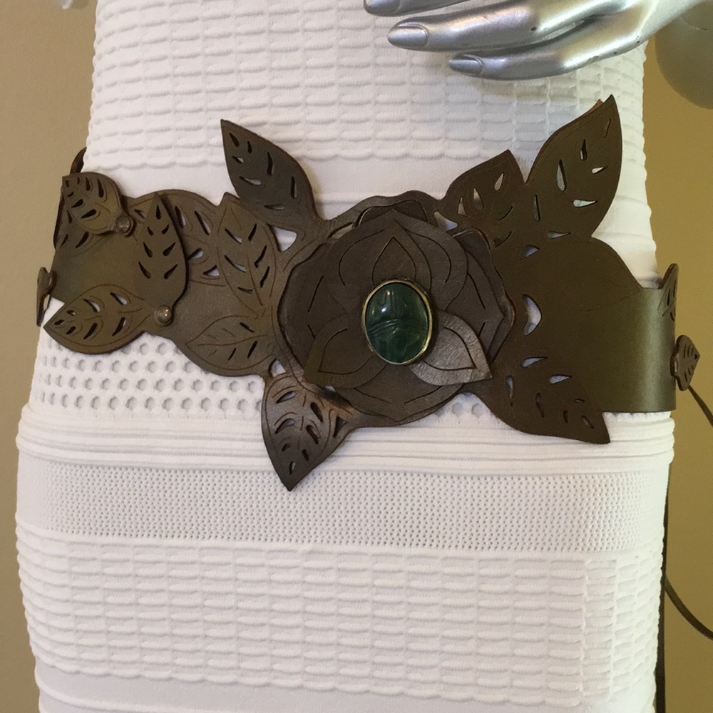 Garavani Valentino leather/jade tie belt